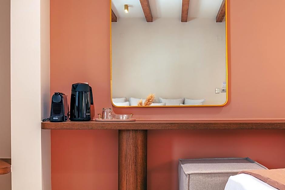 La Montre Luxury Boutique Suites