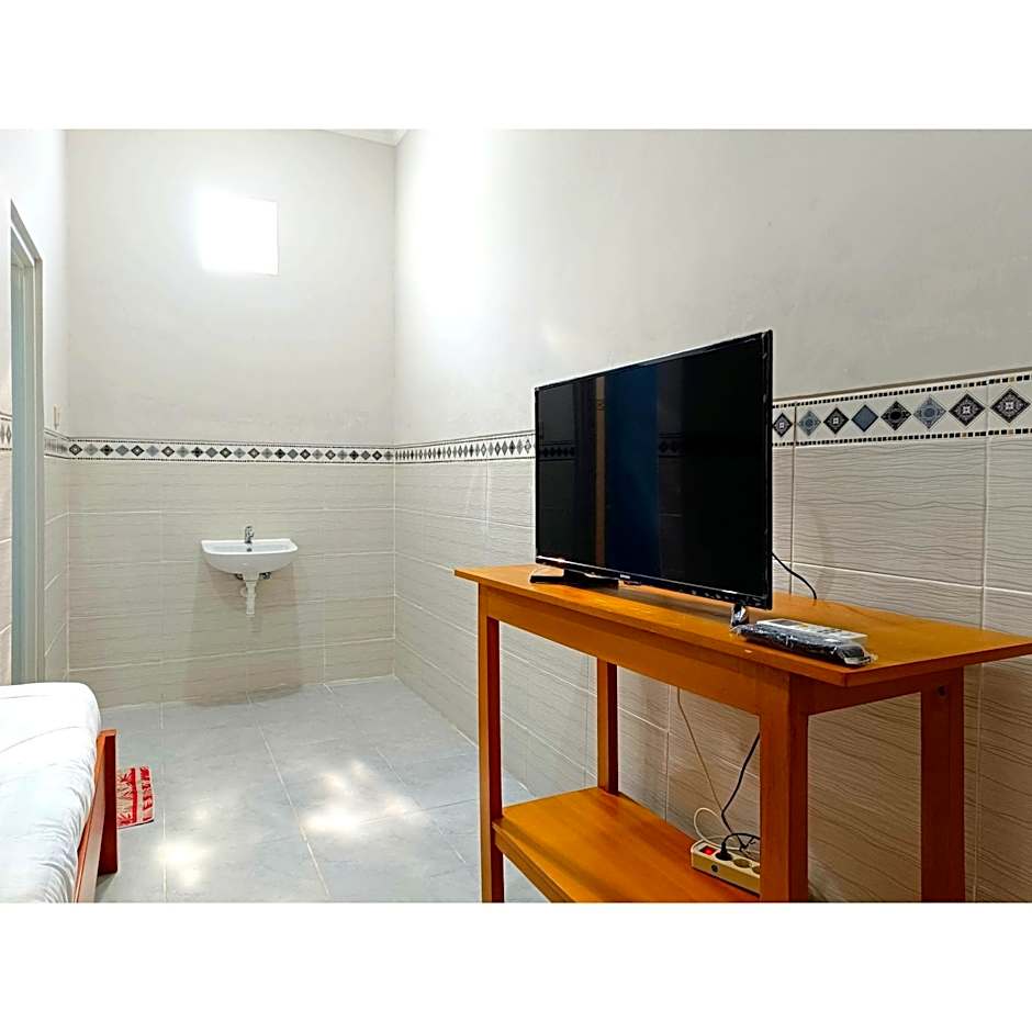 Wisma Mekar Jaya near Solo Safari Mitra RedDoorz