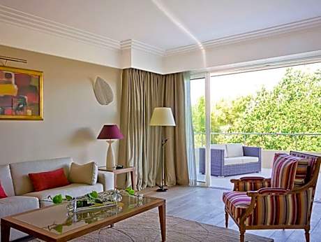 Superior Suite with Garden View