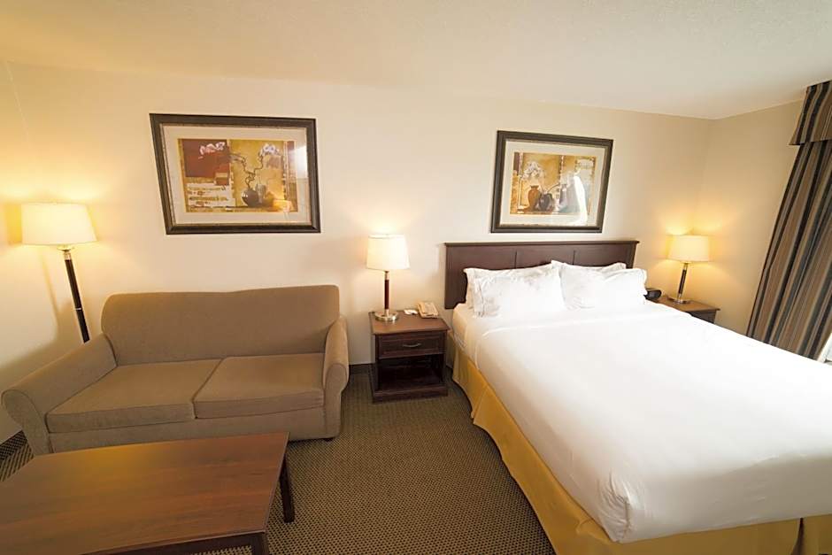 Holiday Inn Express & Suites Whitecourt By IHG