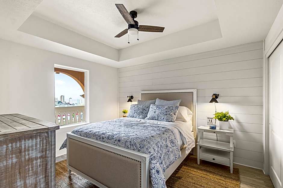 CHARD ON ICE, BRAND NEW, Walk to Pier Park, 3 Bedrooms