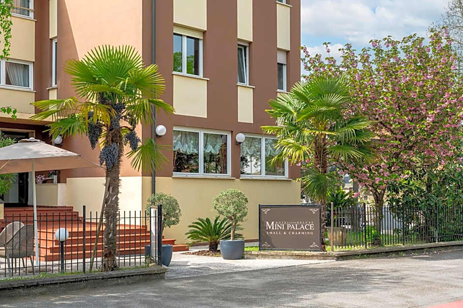 Hotel Mini Palace - Country House