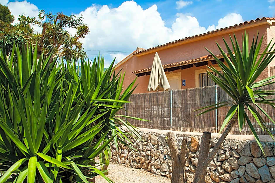 Naika Studios & Apartments