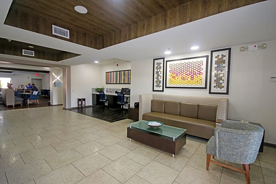 Holiday Inn Express Hotel & Suites Greensboro-East By IHG
