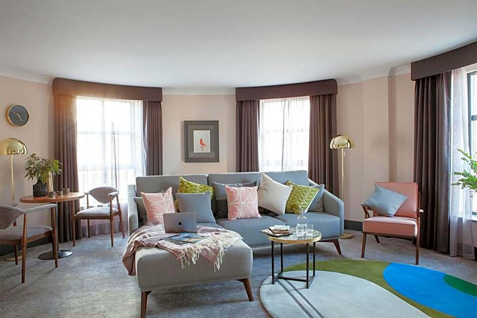 Photo 1 of 4 of Suite