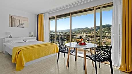 Studio with Mountain View (2 Adults)