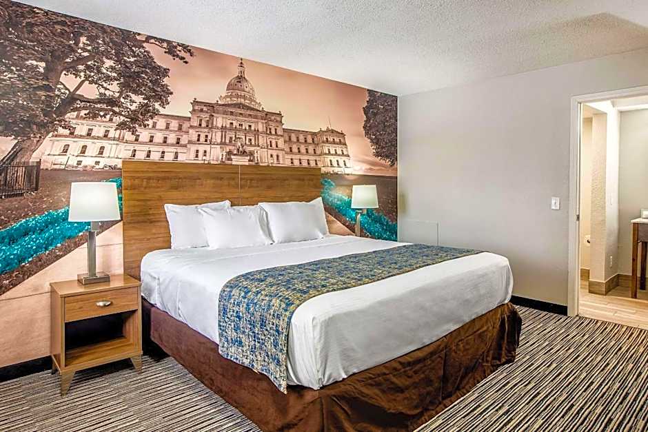 Clarion Pointe East Lansing University Area