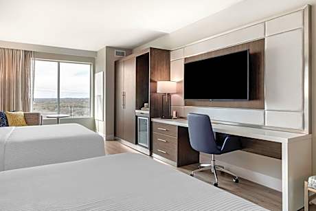 Quadruple Room with Two Queen Beds - Non Smoking