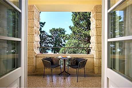 Superior double room with seaside balcony