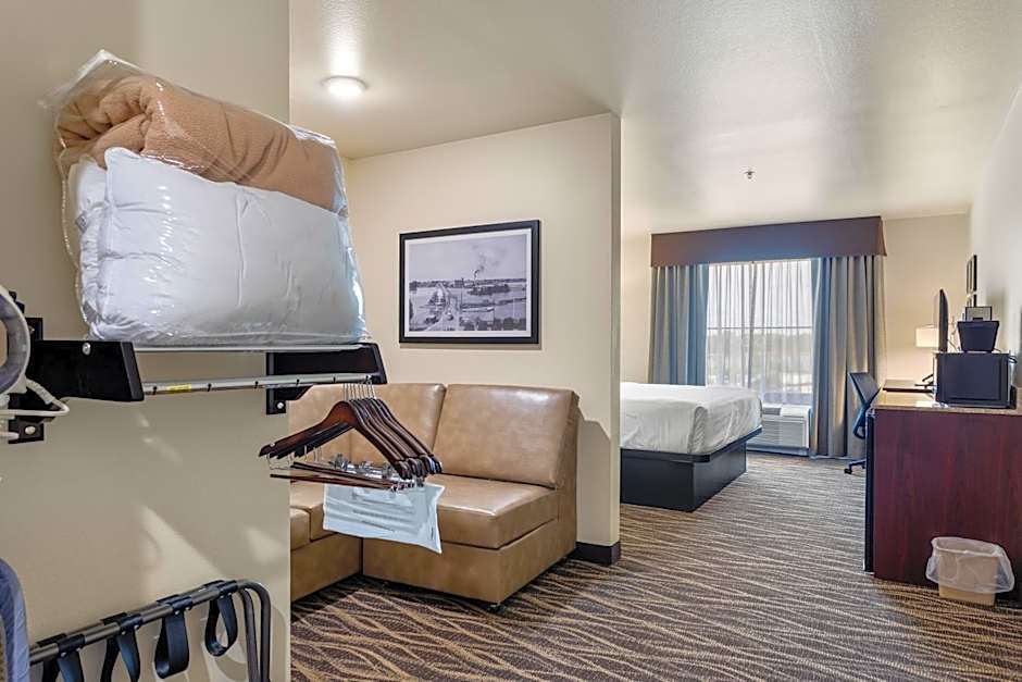 Cobblestone Hotel & Suites - De Pere