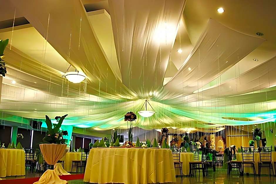 Star Plaza Hotel