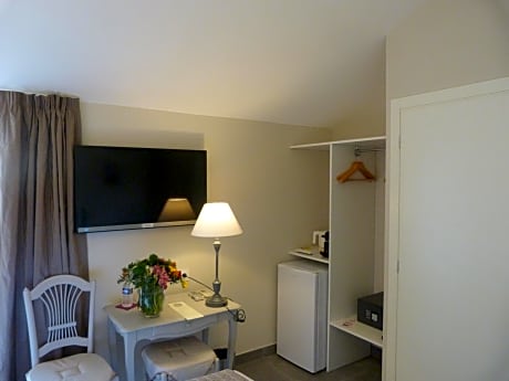 Traditional Double Room - Free Spa Access