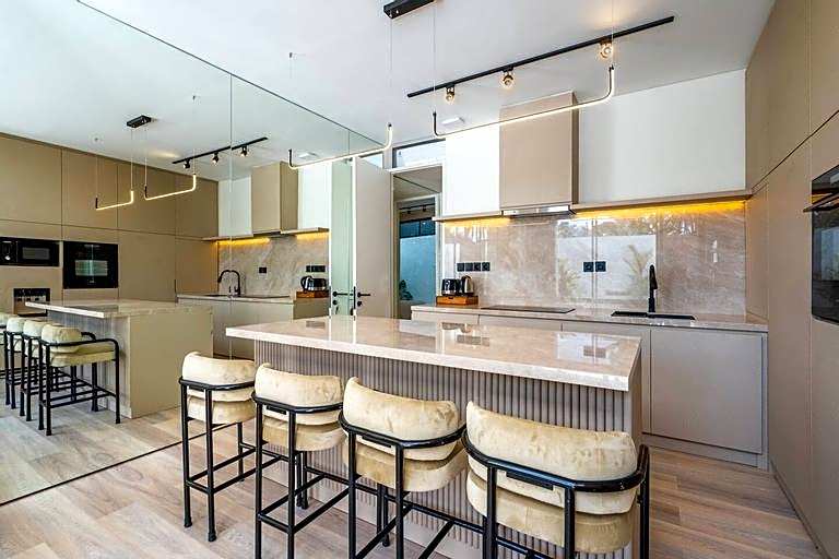 Oasis 9 by Hombali