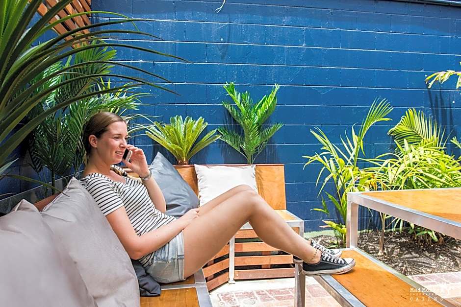 Mad Monkey Backpackers Waterfront