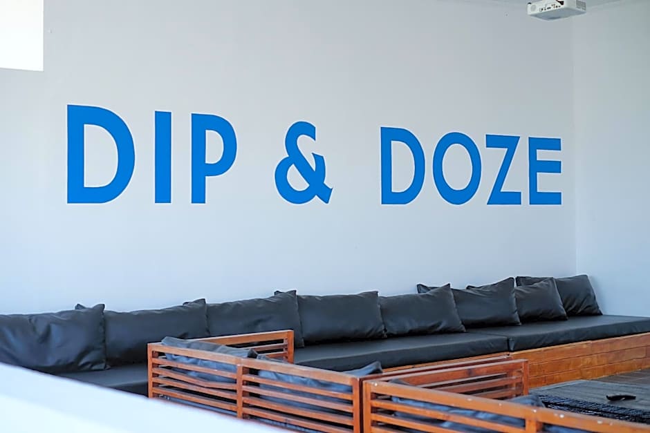 Dip & Doze Living