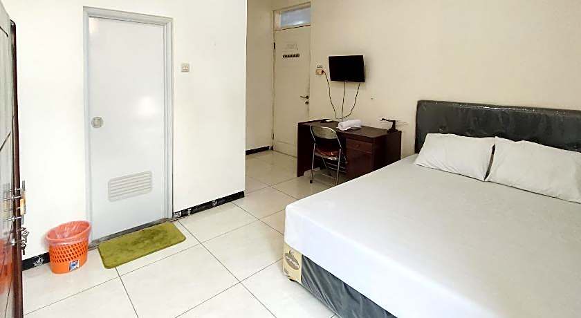 Hasana Guest House Syariah near Royal Plaza RedPartner