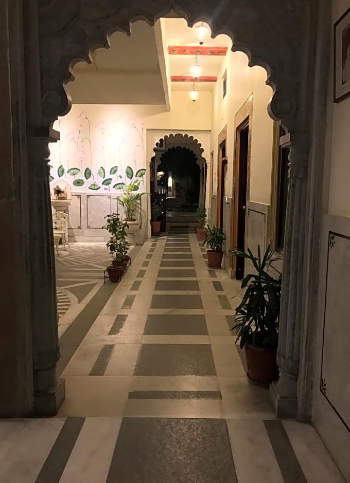 Hotel Mahendra Prakash