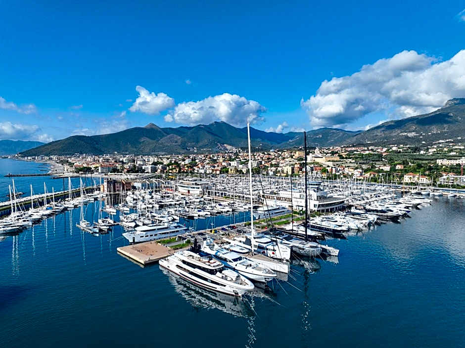 Yacht Club Marina di Loano | UNA Esperienze