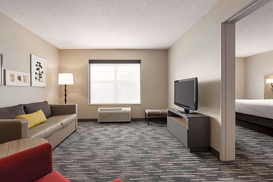 Country Inn & Suites by Radisson, St. Cloud East, MN