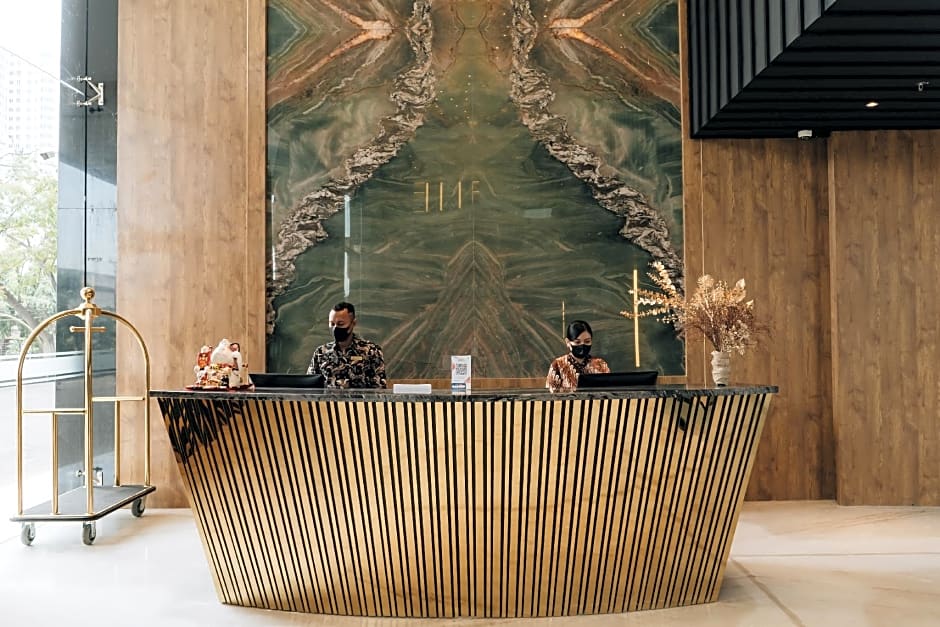 Grand Central Premier