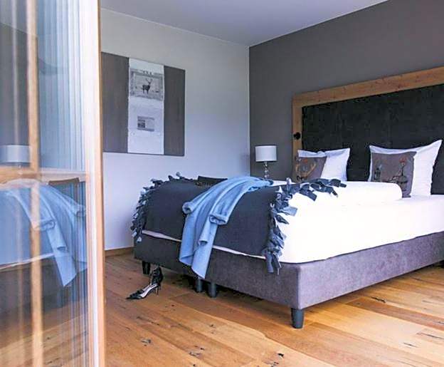 PUR Suites & Chalets