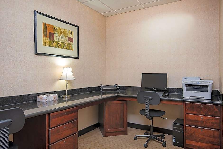 Holiday Inn Express and Suites Lafayette East By IHG