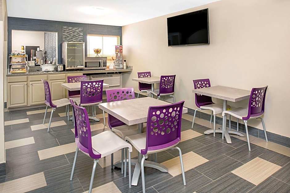 Days Inn by Wyndham Carthage