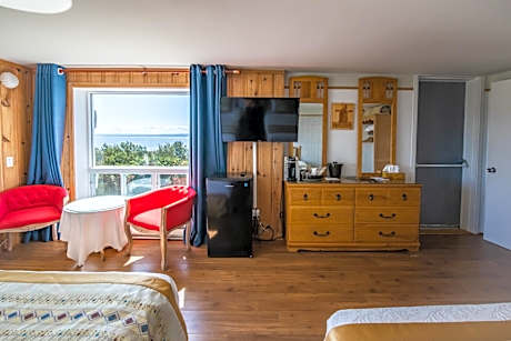 Deluxe Double or Twin Room with Ocean View