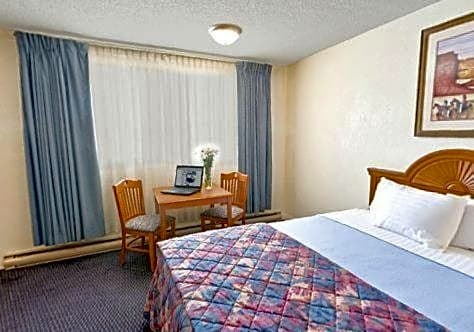 Howard Johnson by Wyndham Raton