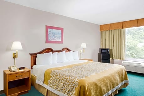 1 King Bed Business Room Smoking