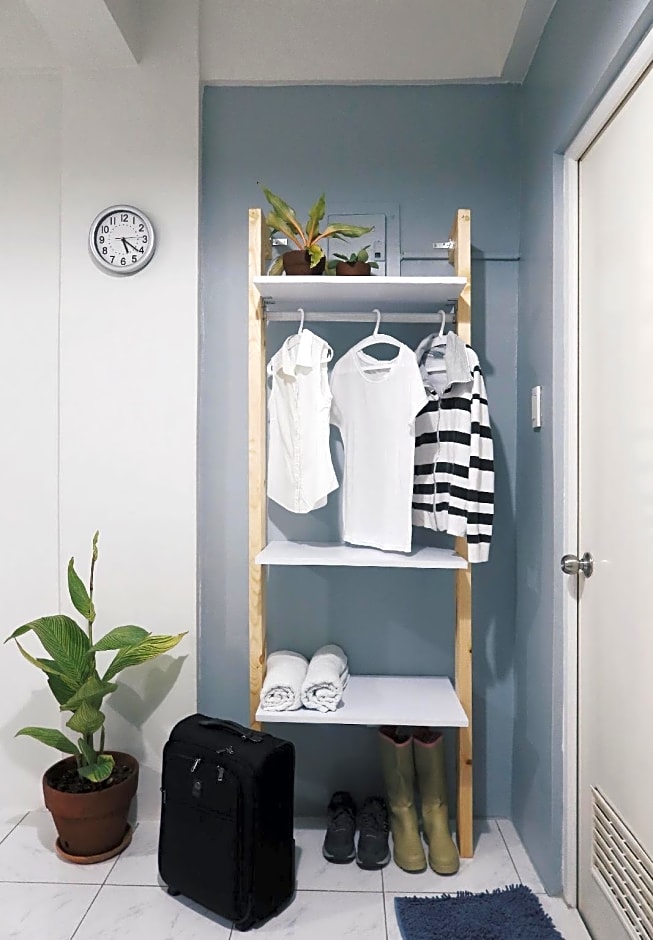 Dragonfly Transient House