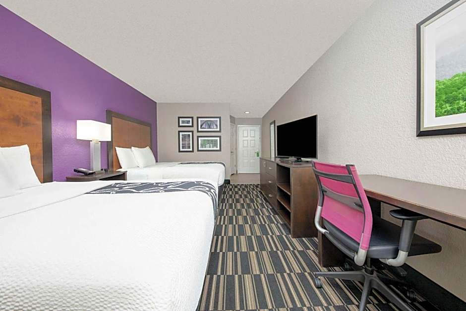 La Quinta Inn & Suites by Wyndham El Dorado