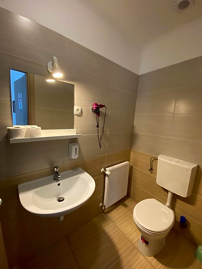 Easy Star Hotel