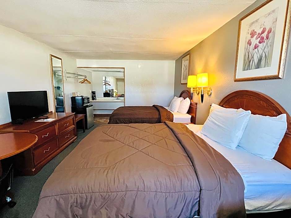 Ozark Inn & Suites