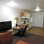 Days Inn & Suites by Wyndham Rochester South