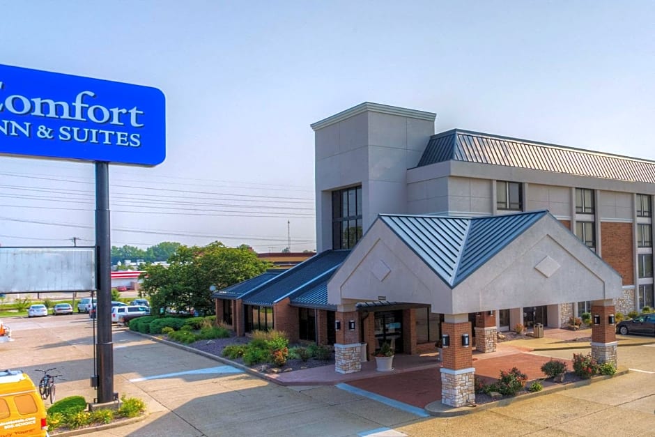Comfort Inn & Suites Evansville Airport