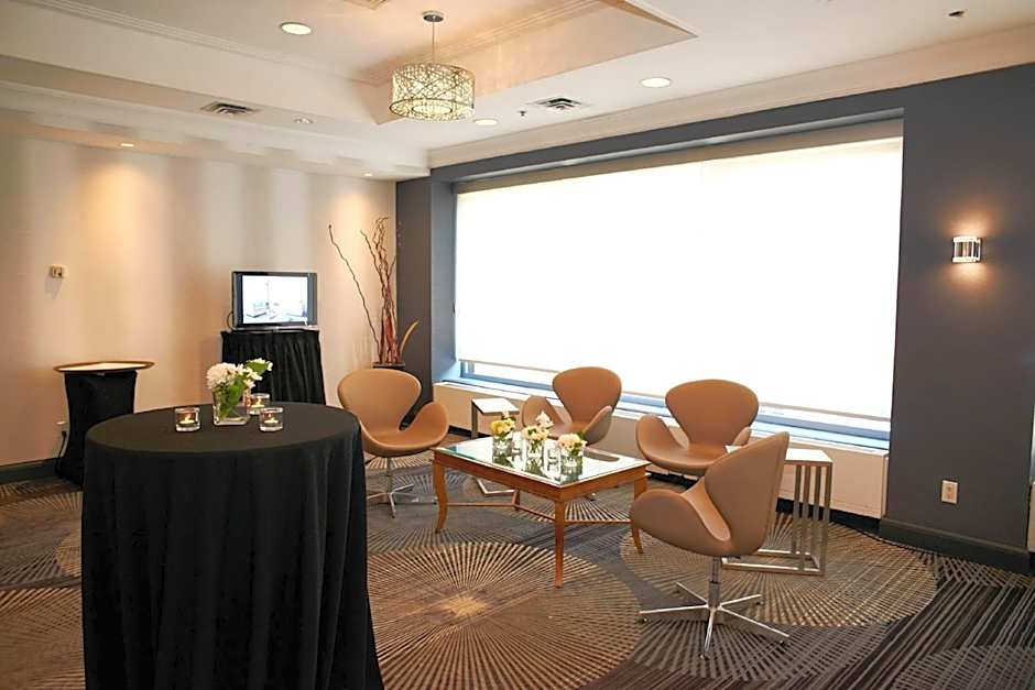 Courtyard by Marriott Toronto Downtown