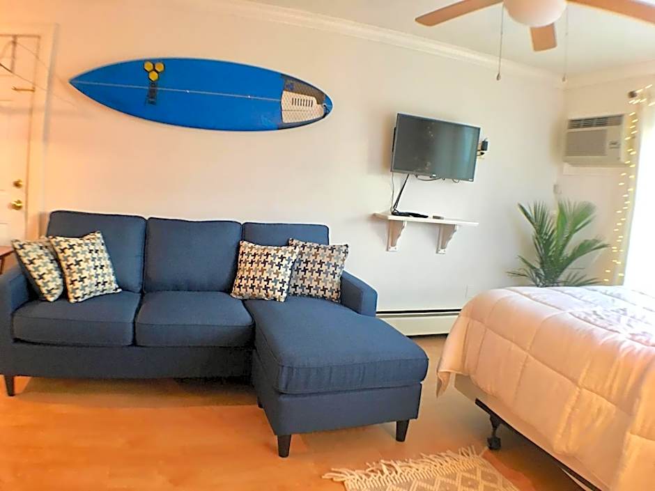 Jonathan's Ocean Front Studio Suites Hampton Beach!