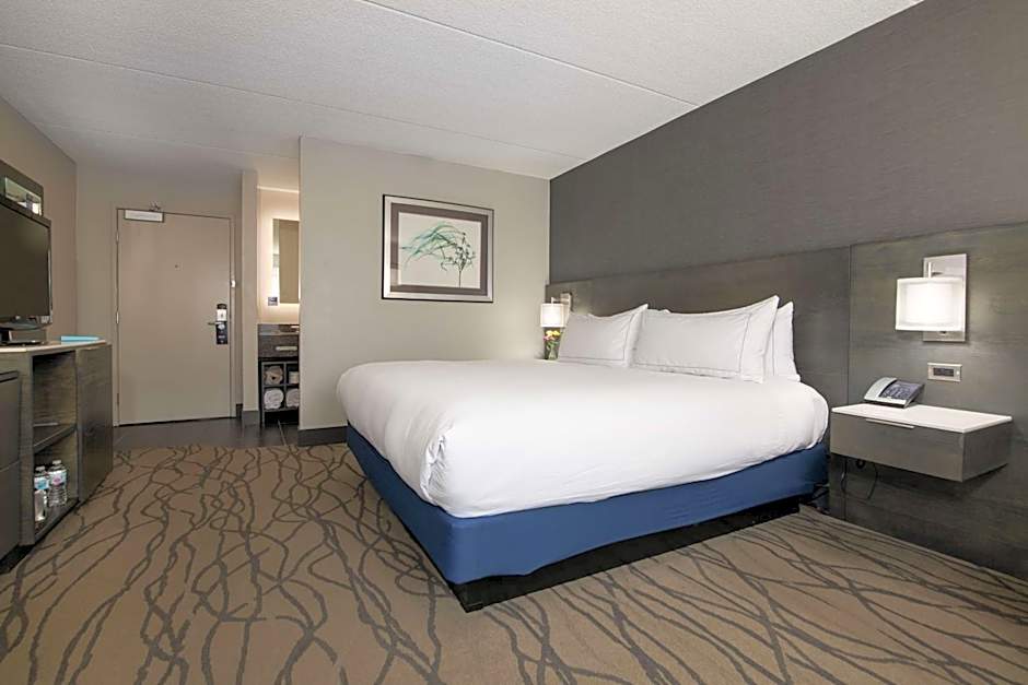 DoubleTree by Hilton Racine Harbourwalk