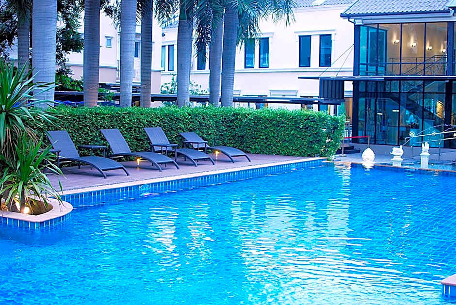 The Green View Hotel