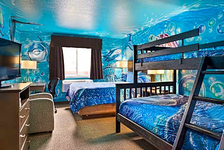 1 Queen Bed, Bunk Bed, Non-Smoking