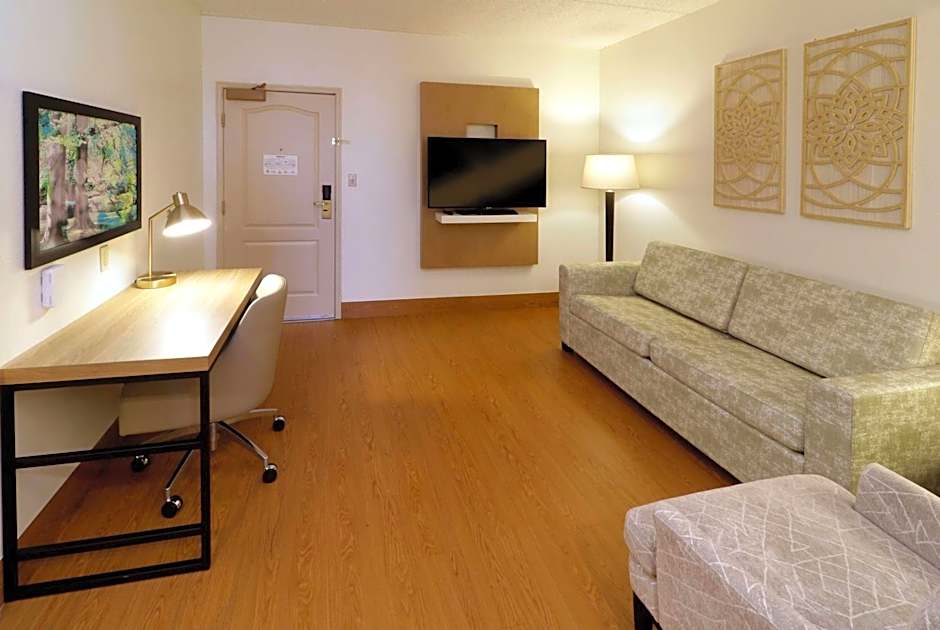 Photo 1 of 7 of 1 King Bed Suite