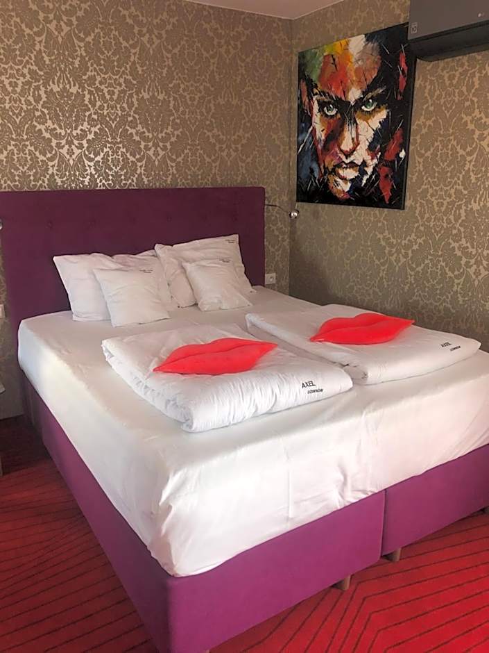 Axel Boutique Jacuzzi & Sauna