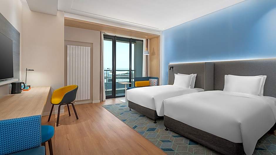 Holiday Inn Express Dalian Golden Pebble Beach By IHG