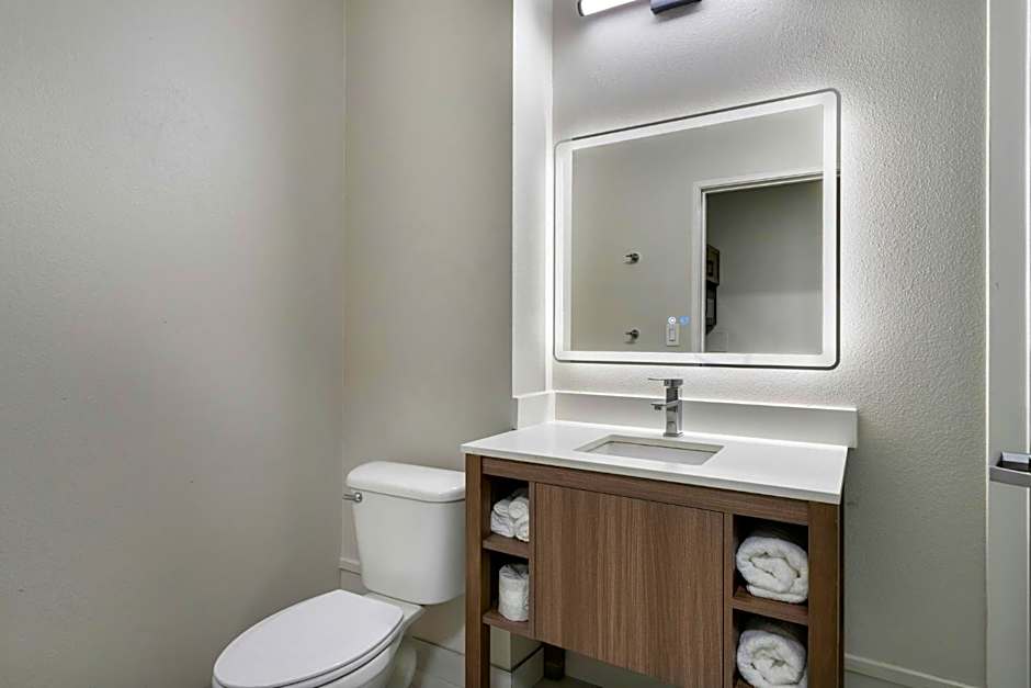 Red Roof Inn & Suites Beaumont