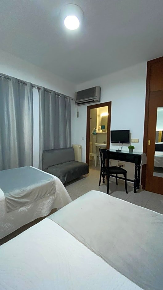 Foto 1 di 8 di Twin Room