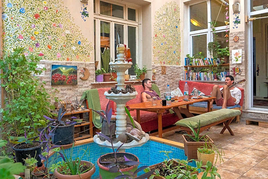 LOTUS GARDEN HOSTEL