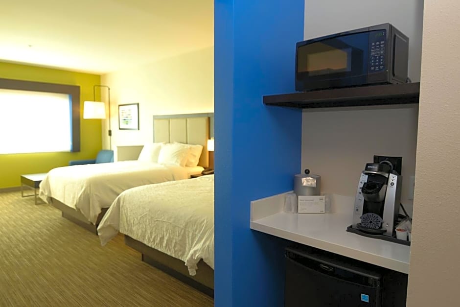 Holiday Inn Express and Suites Onalaska La Crosse Area