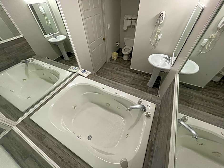 Embassy Inn - Hohenwald