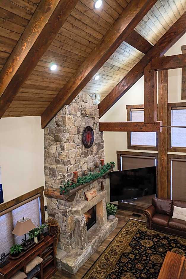 Yellowstone Crossing Lodge